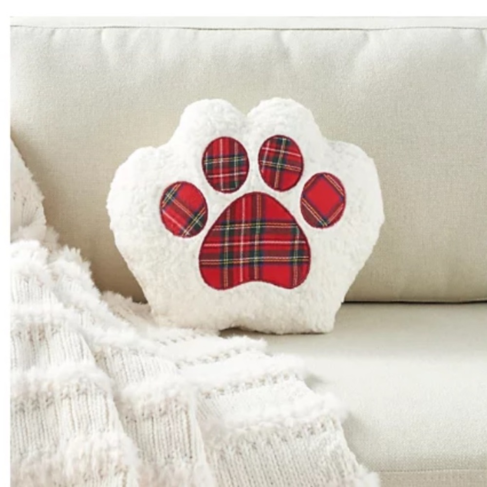Paw Pillow (Mina Victoria) ❤️💚🤍